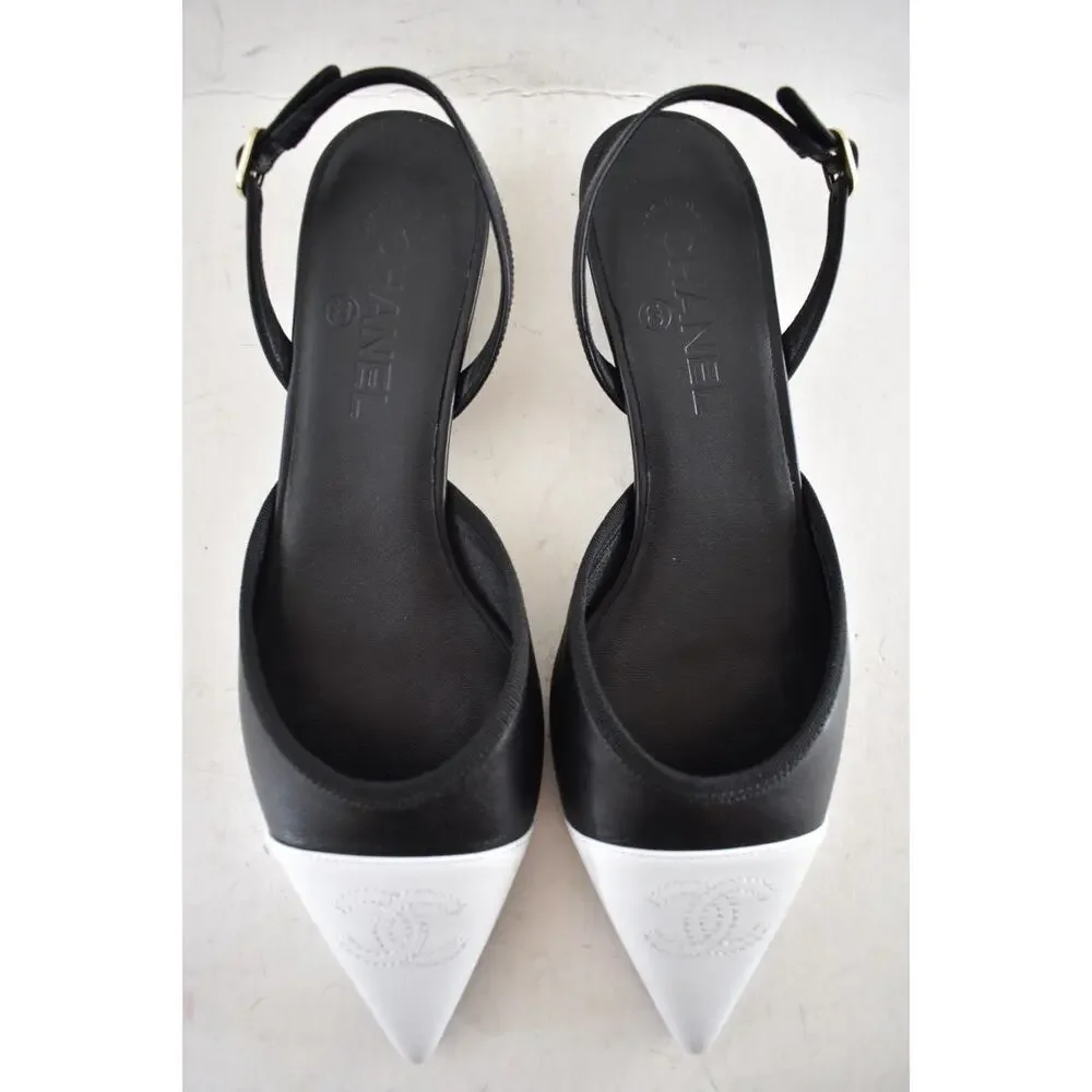 Chanel 26P Black White Pointed Toe CC Logo Slingback Ballet Ballerina Flat 38.5